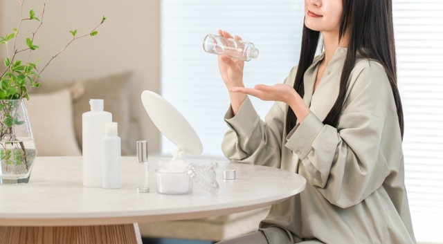 化粧水、なぜ必要？肌土台作りの効果を解説！